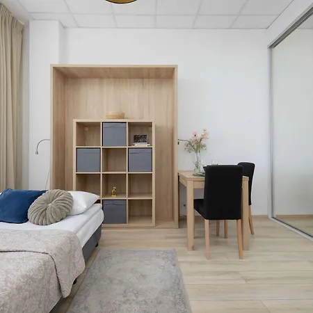 Cosy With A Bath And Parking Space In By Renters アパート ワルシャワ