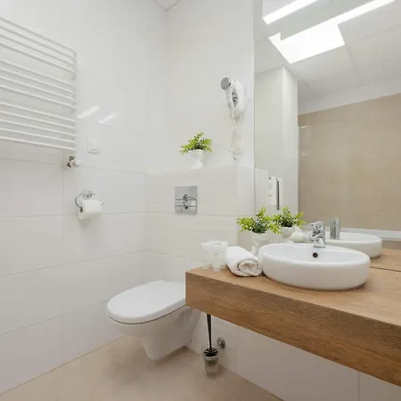 Cosy With A Bath And Parking Space In By Renters * ワルシャワ